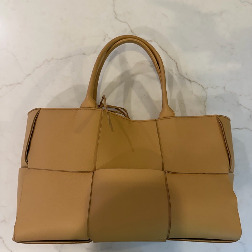 Bottega Veneta Arco Tote
